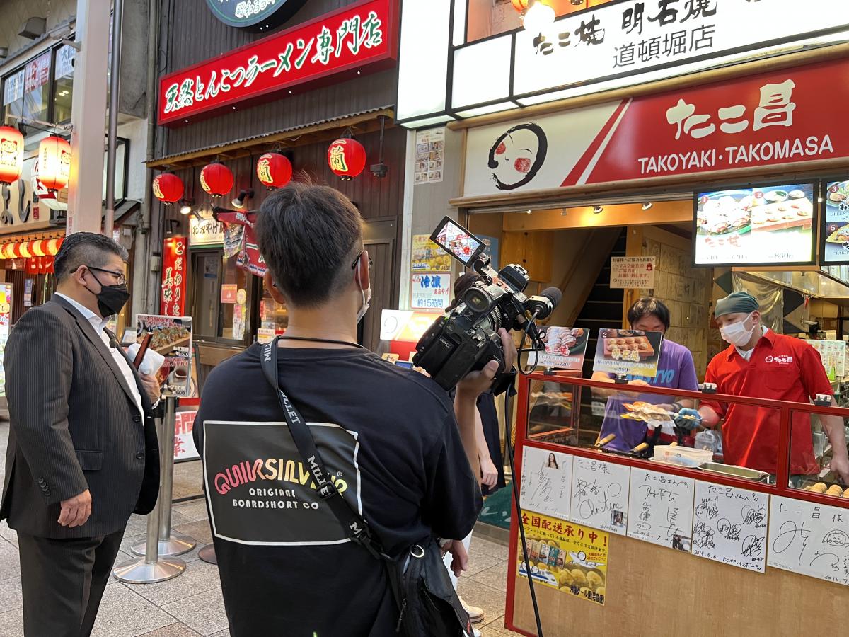 たこ昌　道頓堀本店が、UHB北海道文化放送の取材を受けました。